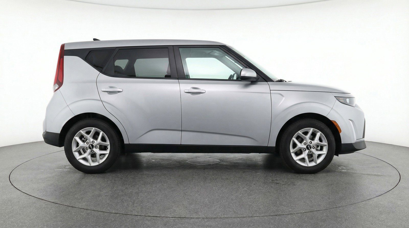 Used 2025 Kia Soul LX w/ LX Technology Package image 11