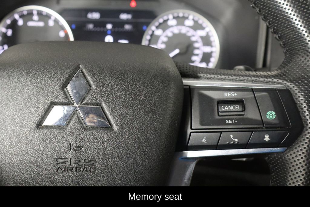 Used 2022 Mitsubishi Outlander SEL image 10