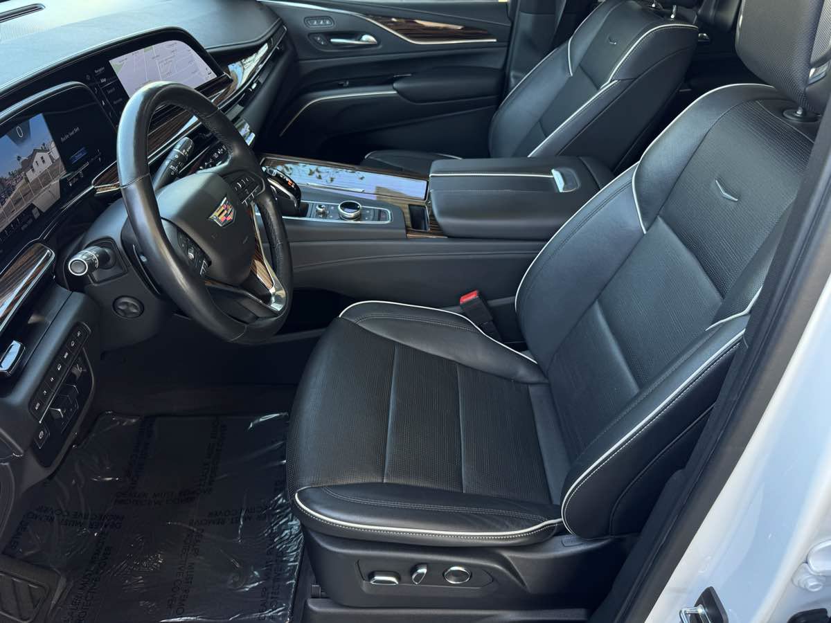 Used 2021 Cadillac Escalade Premium Luxury w/ Driver Assist Tech Package AWD/4WD image 15