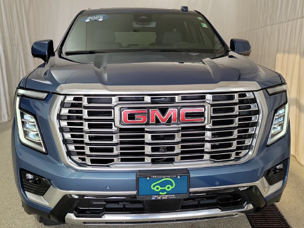 Certified 2025 GMC Yukon Denali w/ Sun & Power Step Package AWD/4WD image 3