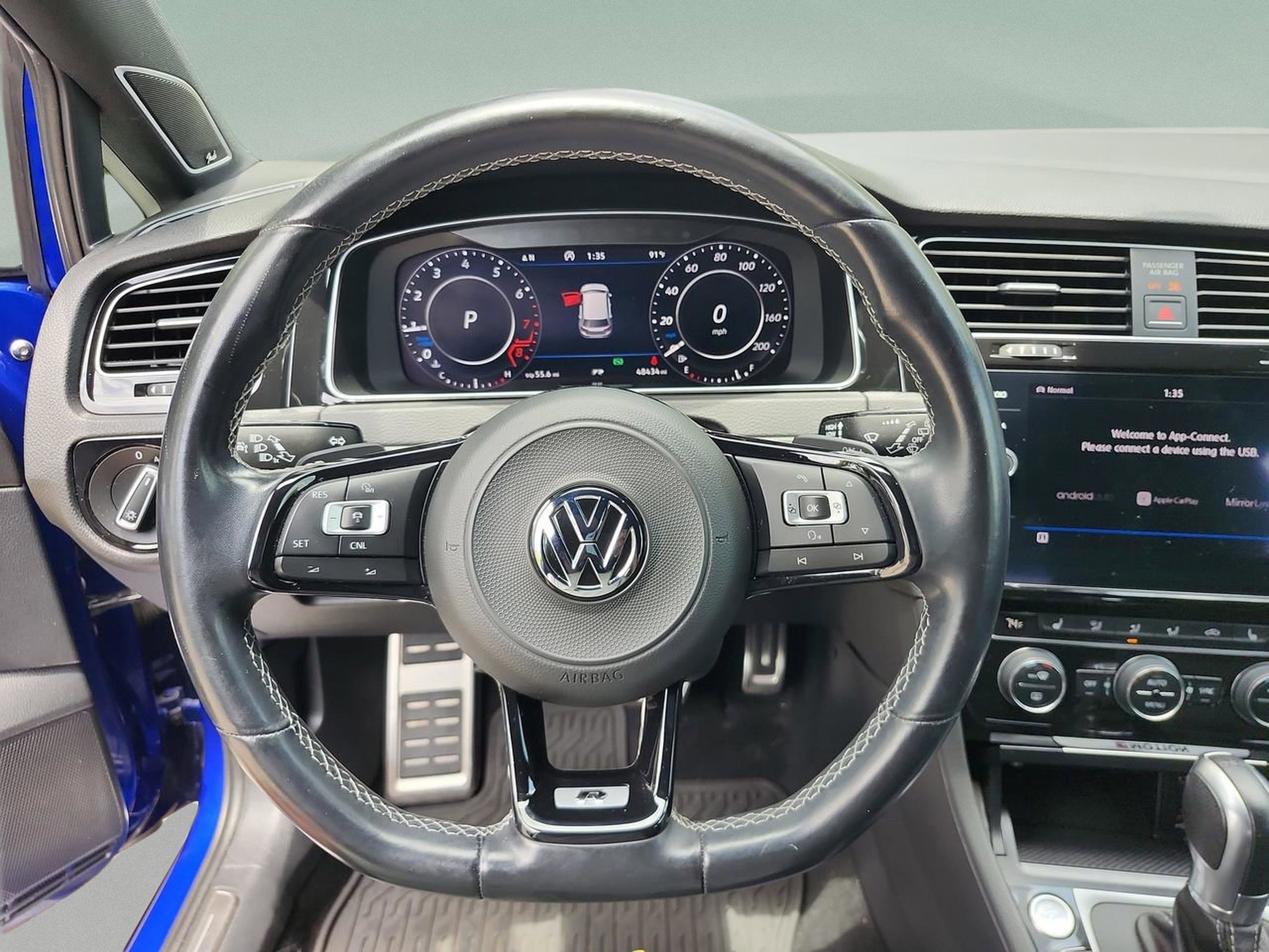 Used 2018 Volkswagen Golf R 4-Door AWD/4WD image 10