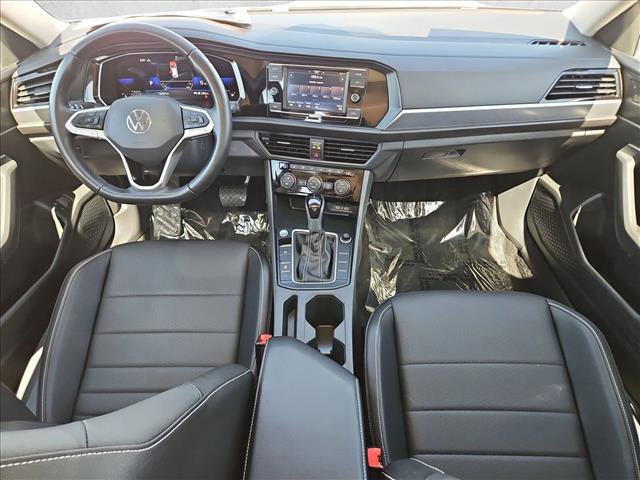 Used 2023 Volkswagen Jetta SE FWD image 17