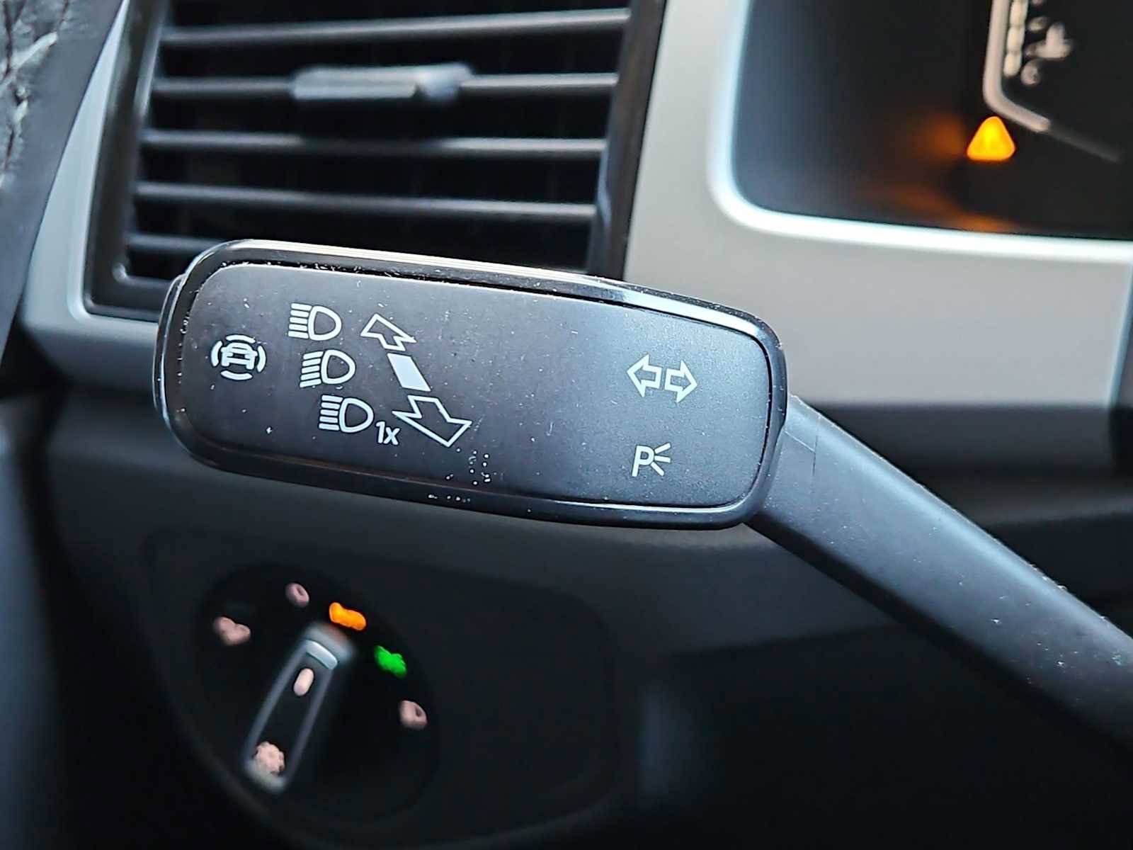 Used 2022 Volkswagen Atlas SEL R-Line image 28