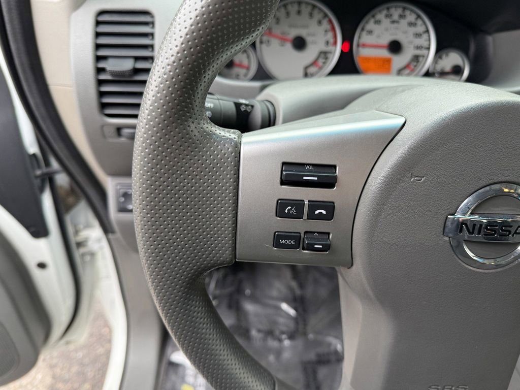 Used 2013 Nissan Frontier Desert Runner image 19