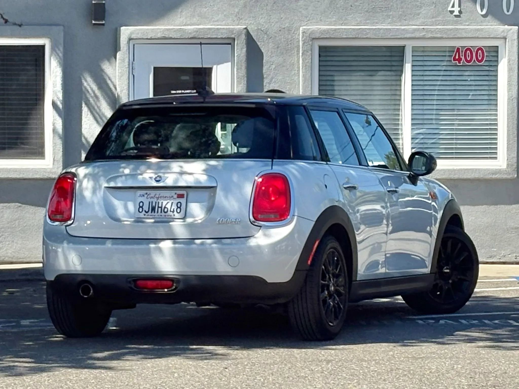 Used 2015 MINI Cooper 4-Door Hardtop image 5