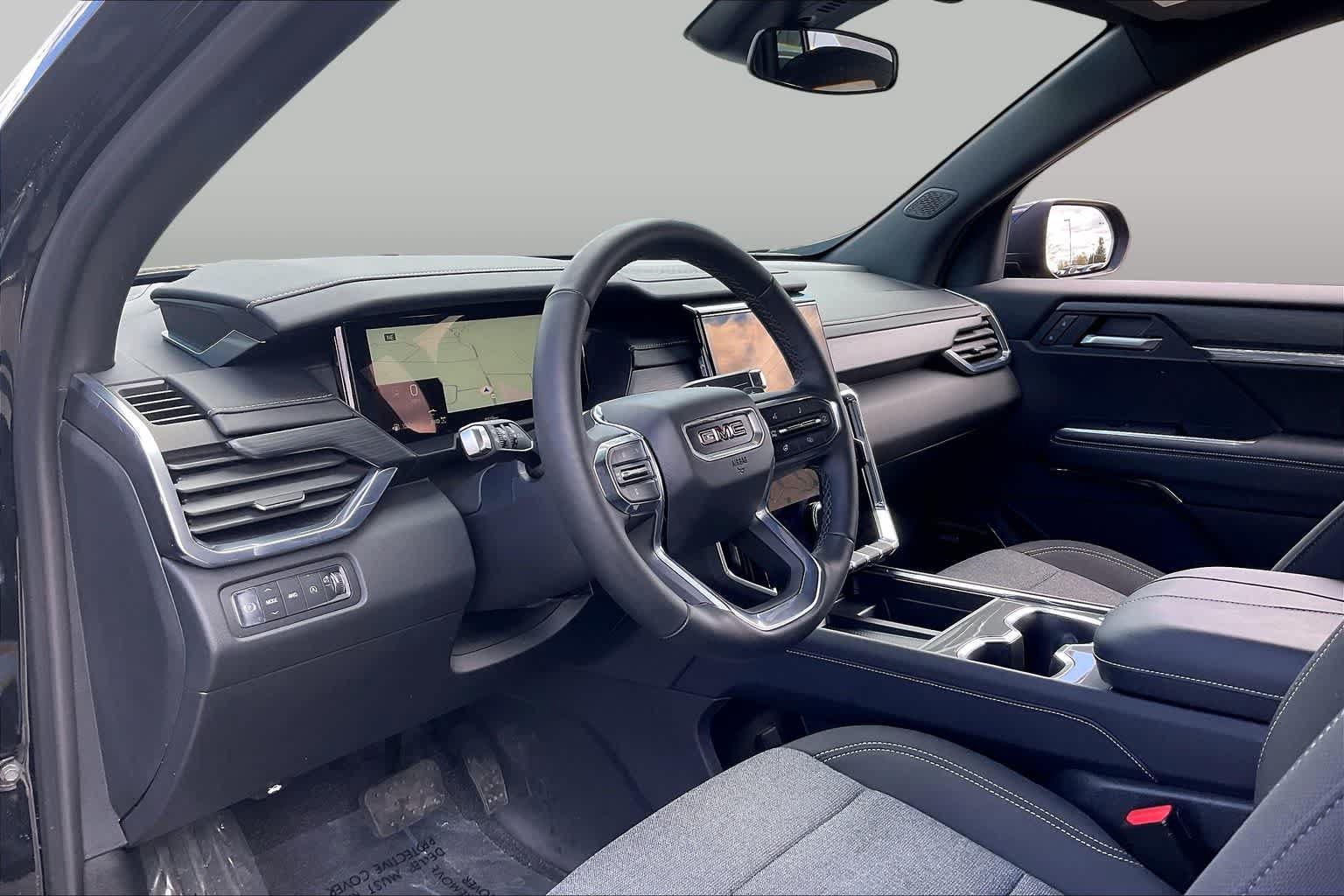 Used 2025 GMC Acadia Elevation AWD/4WD image 16
