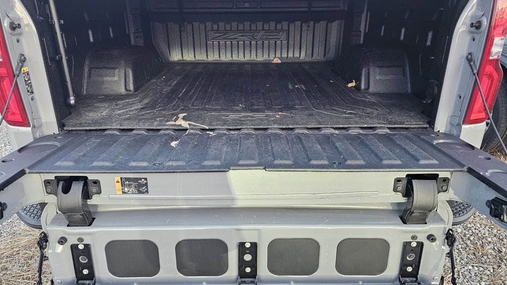 Used 2024 Chevrolet Silverado 1500 ZR2 w/ Technology Package image 7