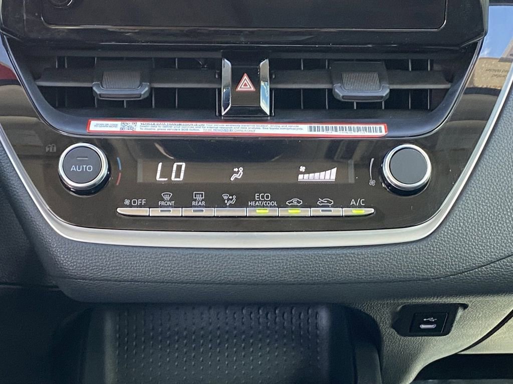 Certified 2025 Toyota Corolla LE FWD image 31