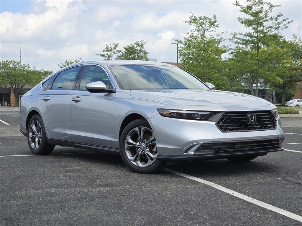 Used 2024 Honda Accord EX image 2