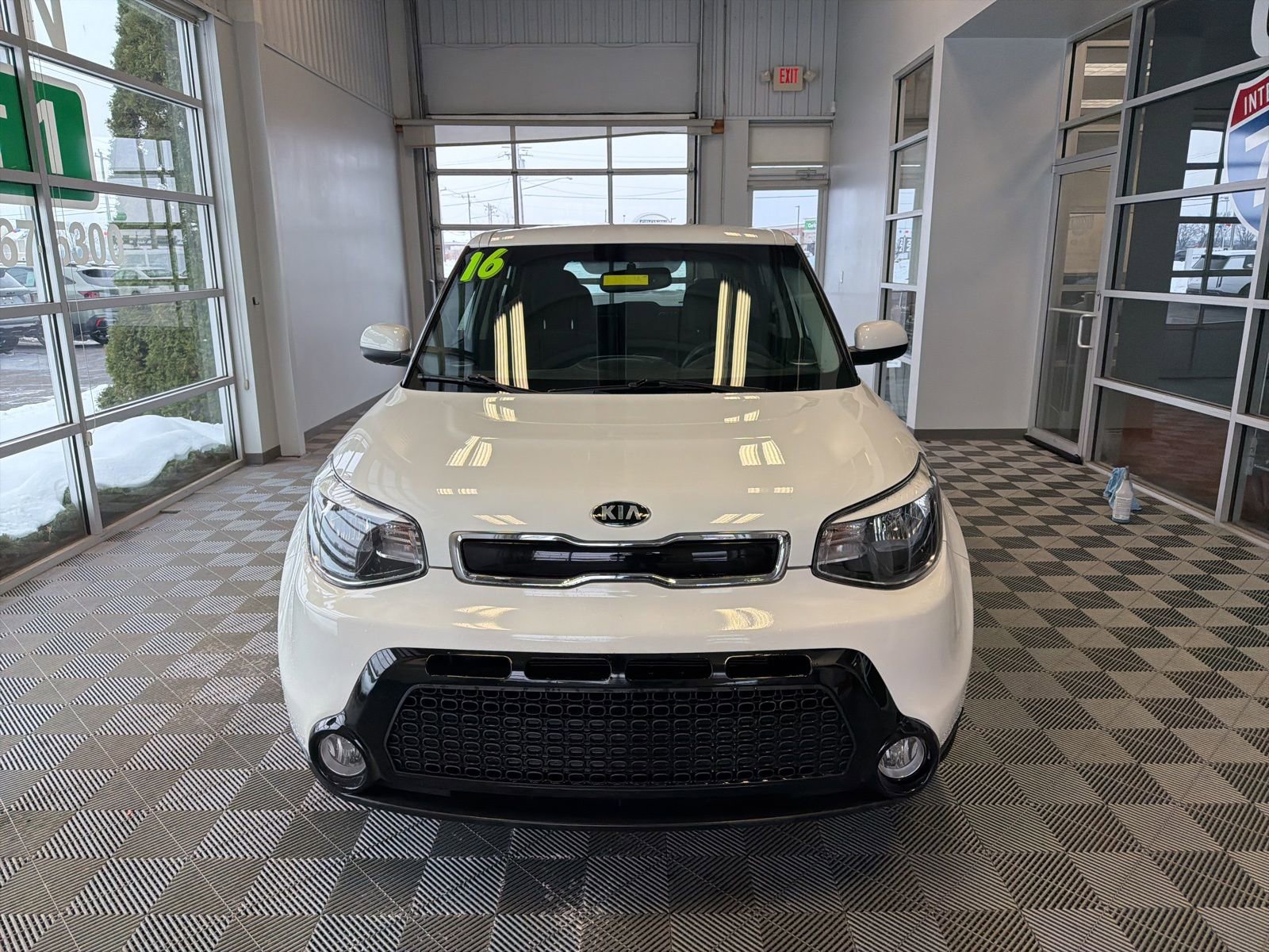 Used 2016 Kia Soul + image 2