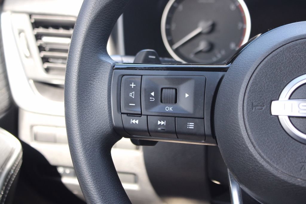 Used 2023 Nissan Rogue SV image 20