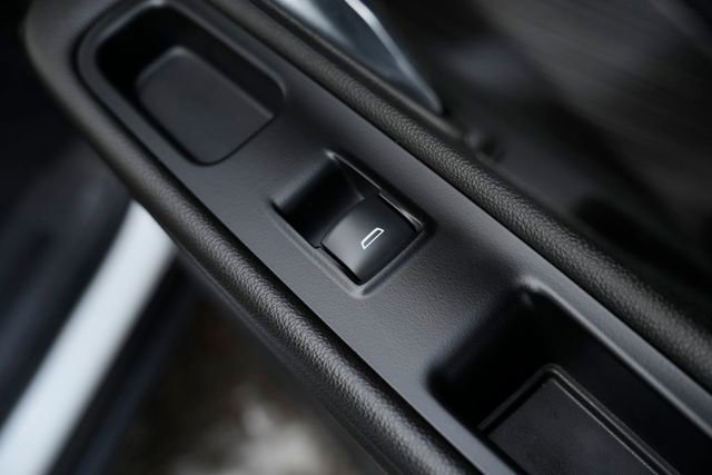 Used 2020 GMC Terrain SLT image 31