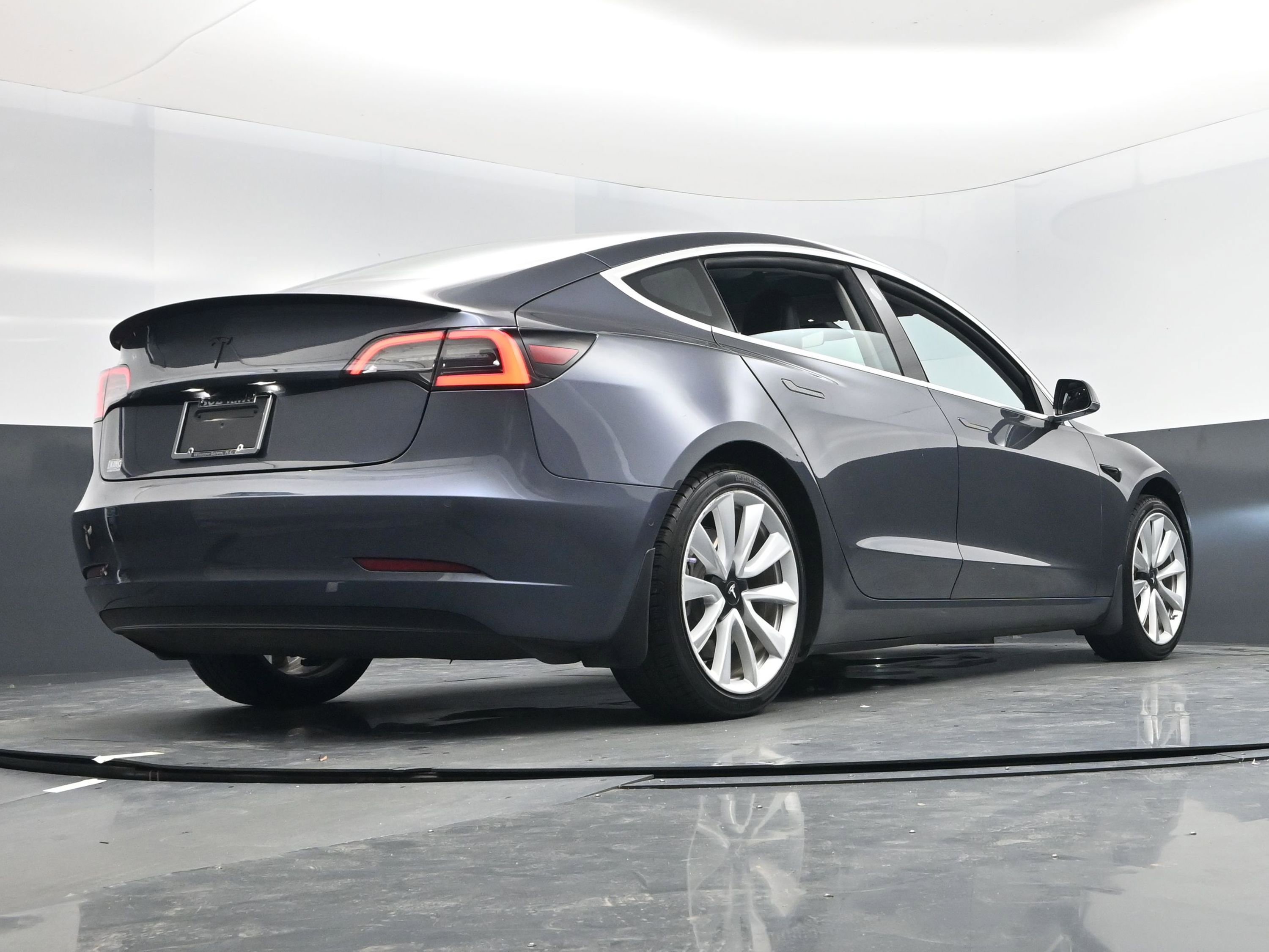 Used 2020 Tesla Model 3 Standard Range image 15