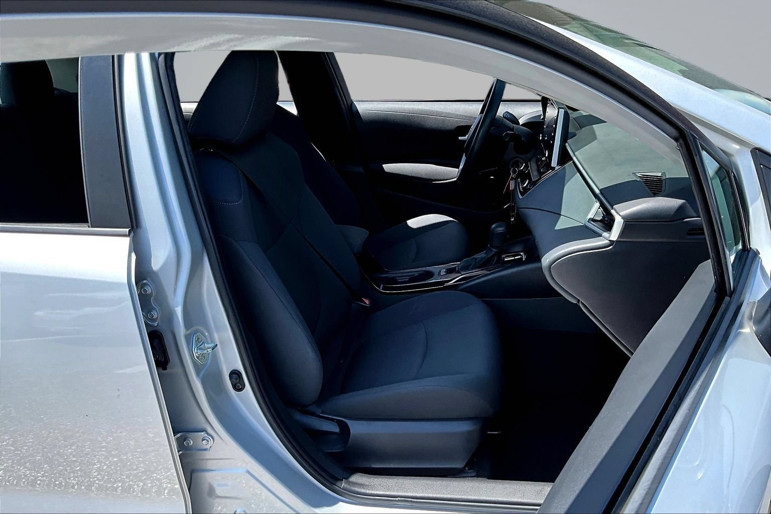 Used 2021 Toyota Corolla LE FWD image 23