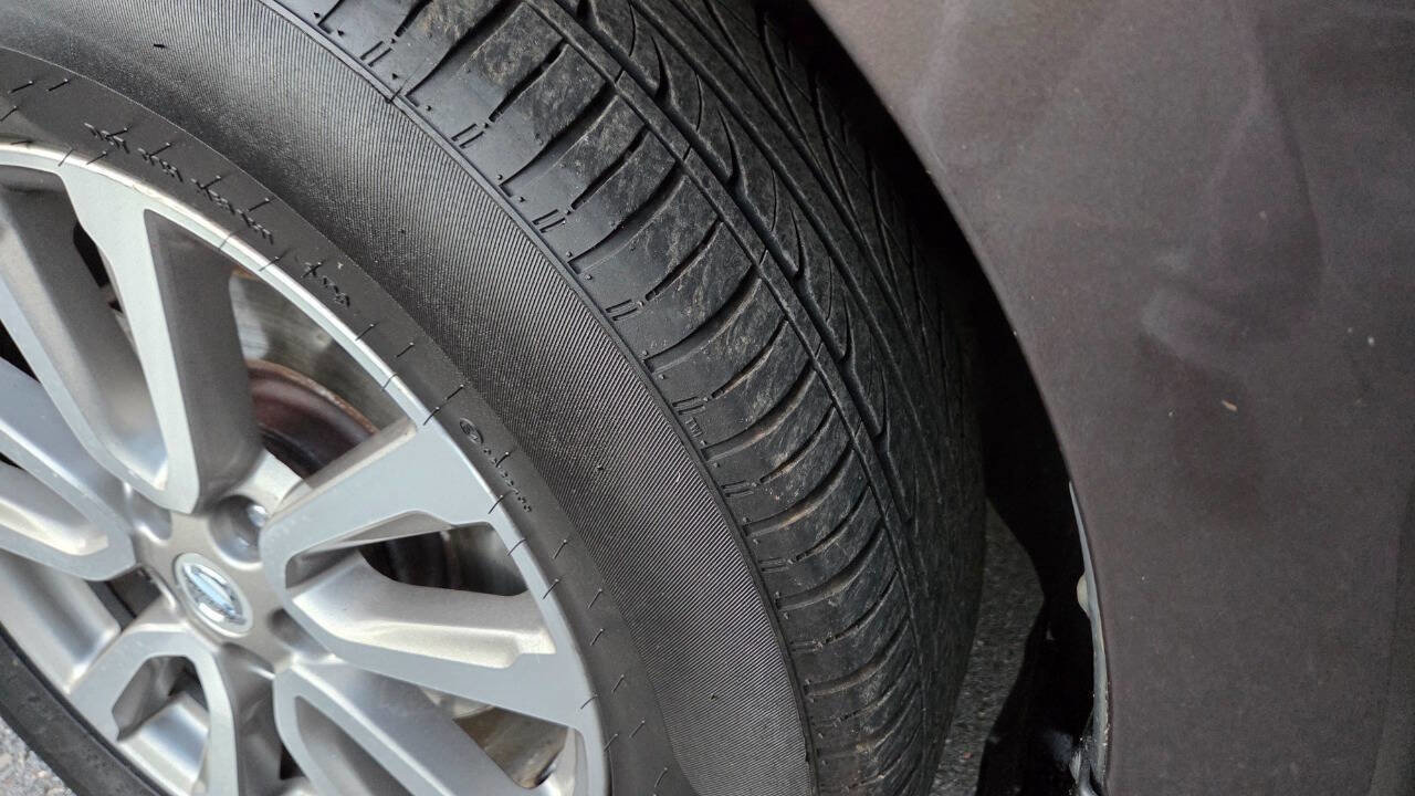 Used 2015 Nissan Pathfinder SV w/ Cargo Package image 48