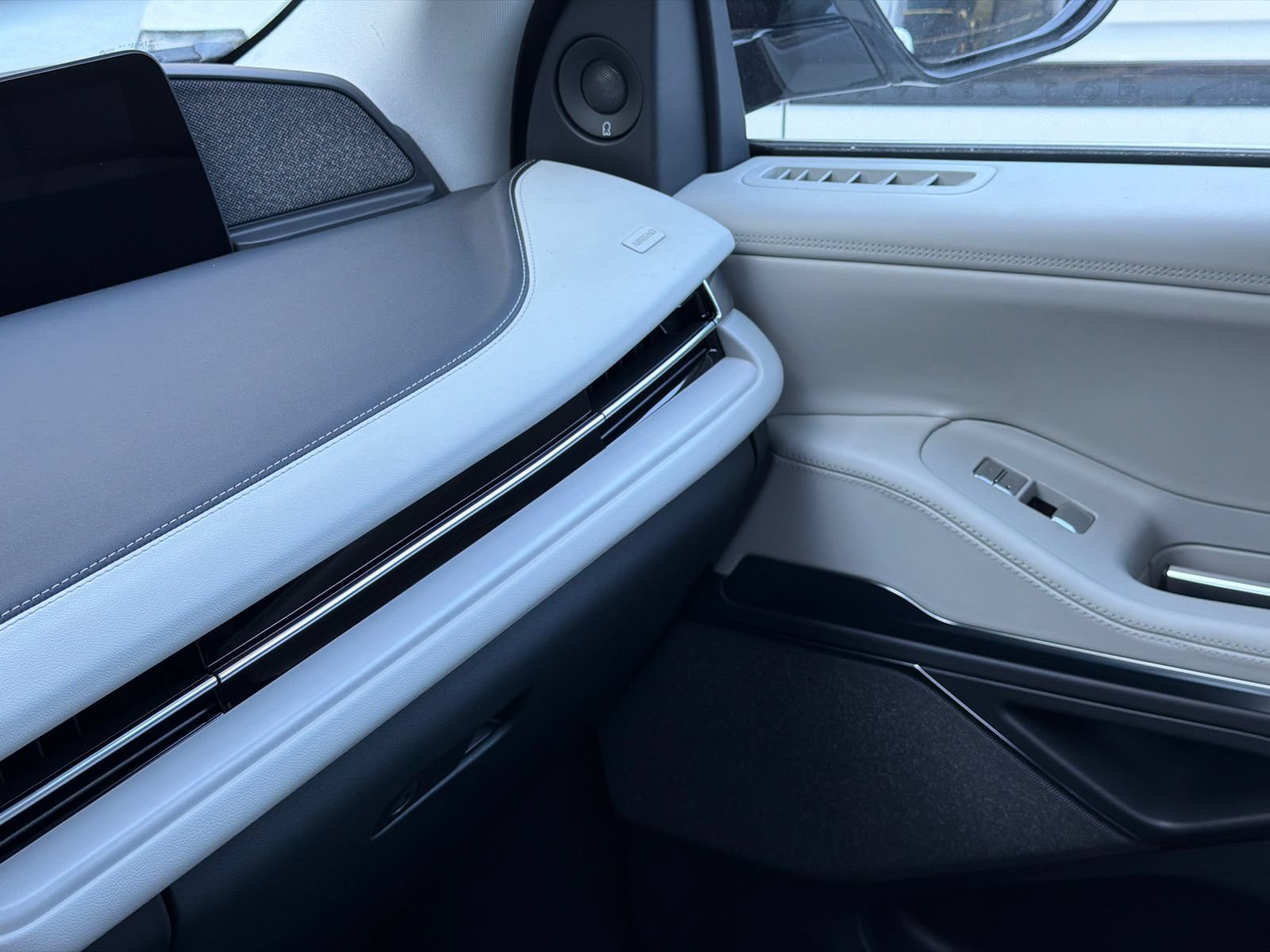 New 2026 Lincoln Navigator Reserve AWD/4WD image 31