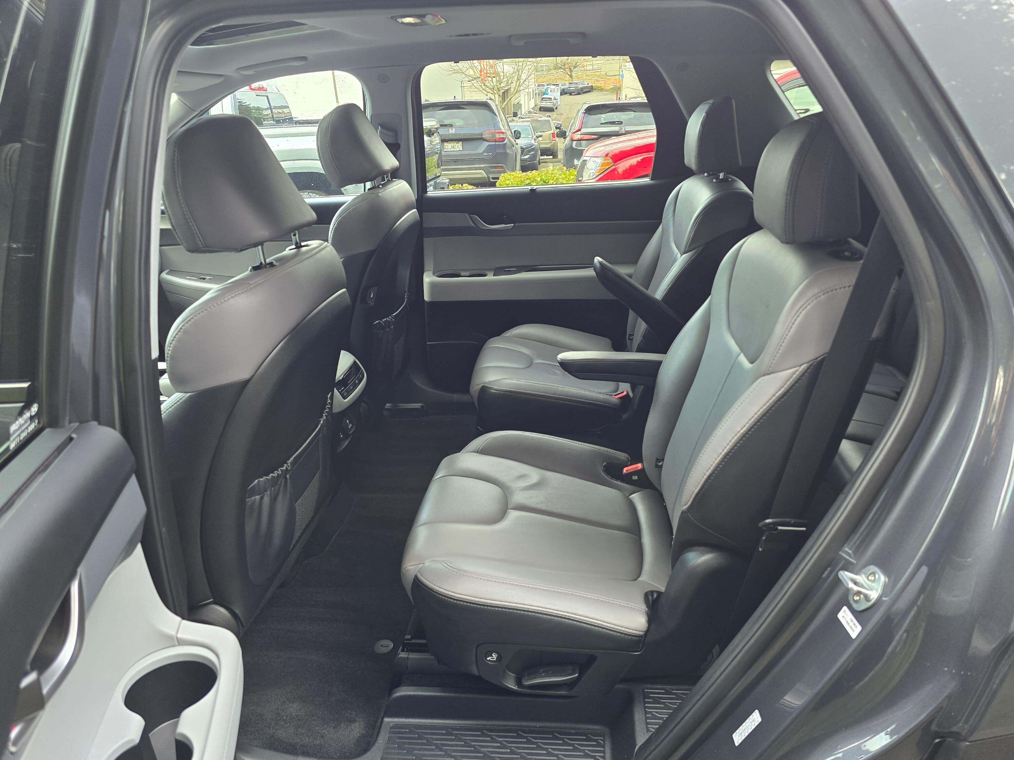 Used 2020 Hyundai Palisade SEL w/ Convenience Package image 17