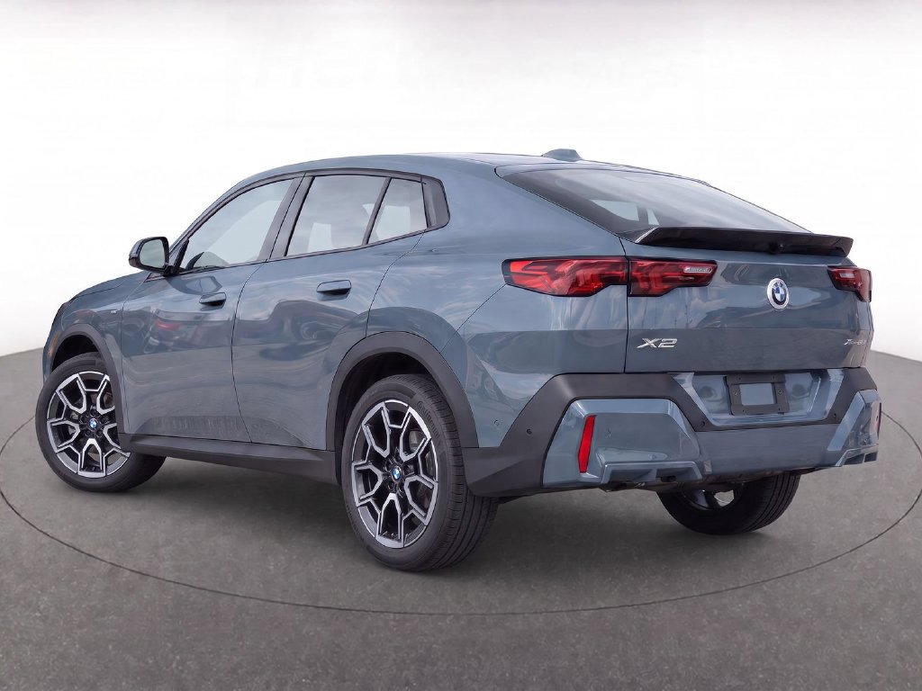 Used 2026 BMW X2 xDrive28i AWD/4WD image 4