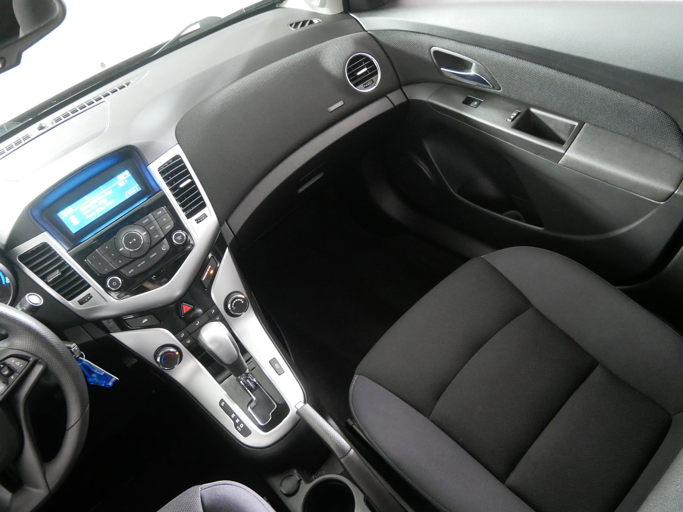 Used 2015 Chevrolet Cruze LT image 11