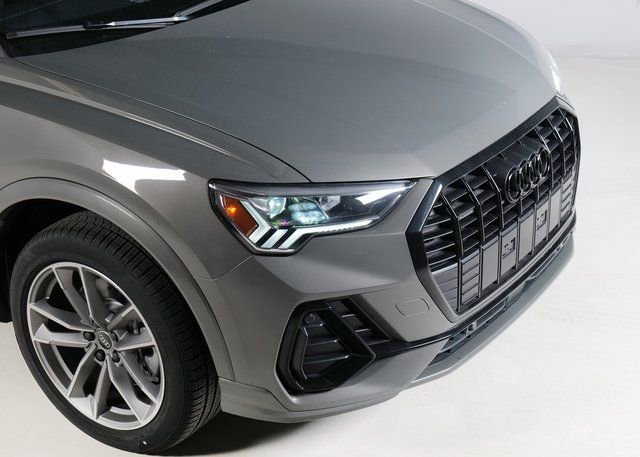 New 2025 Audi Q3 2.0T Premium image 28