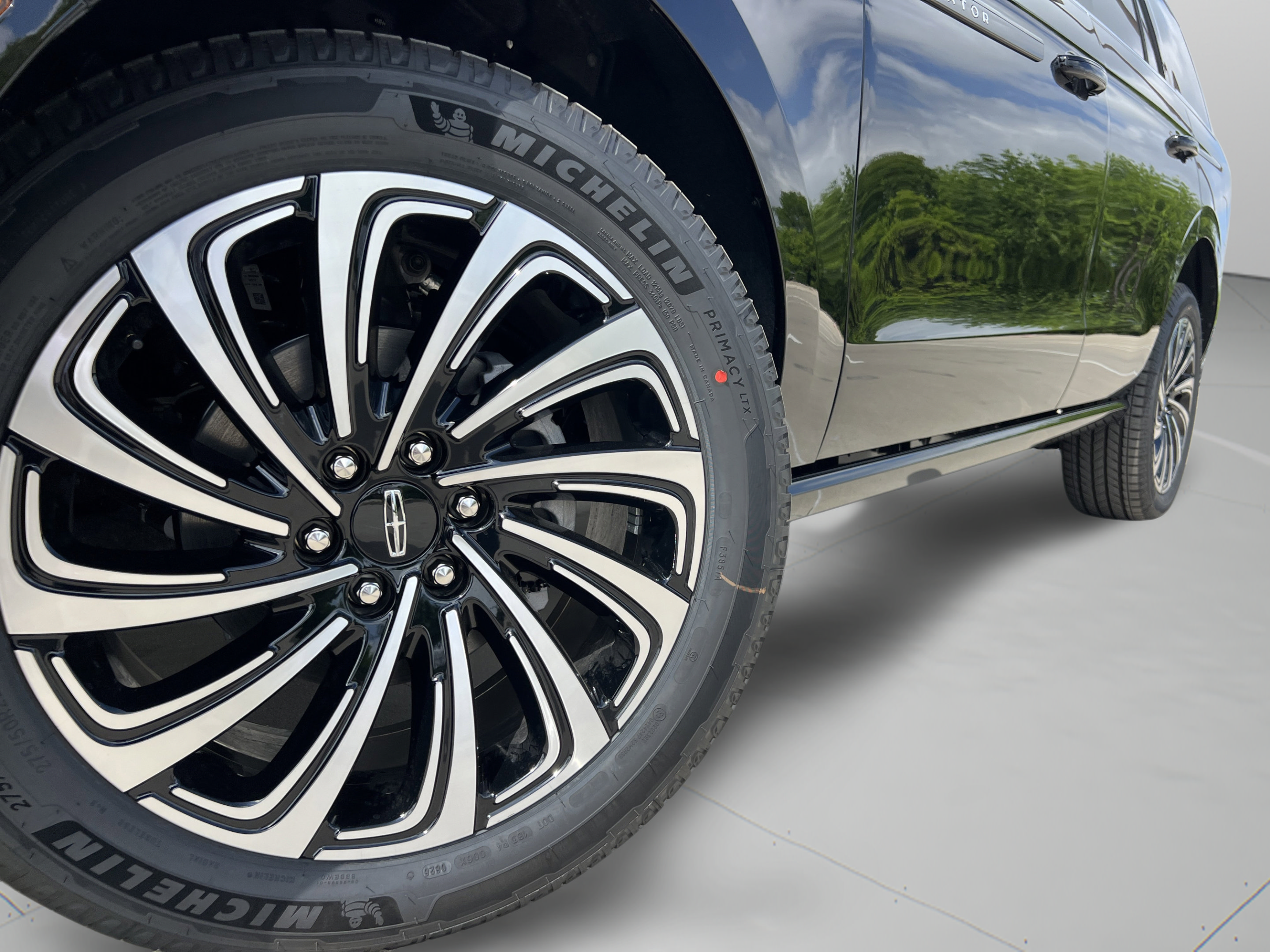 New 2026 Lincoln Navigator Black Label AWD/4WD image 33