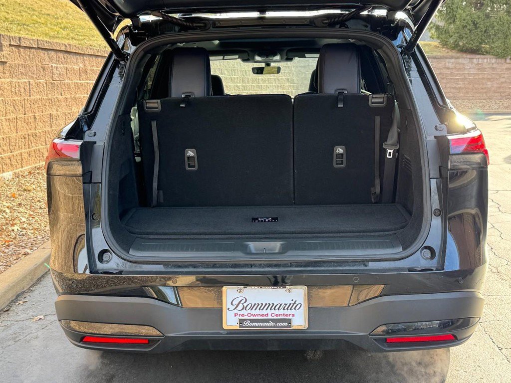 Used 2026 INFINITI QX60 Sport w/ Dark Cargo Package image 9