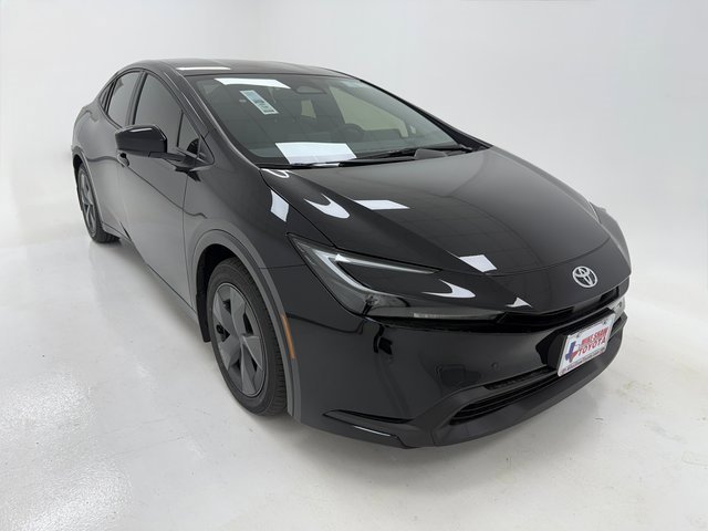 New 2026 Toyota Prius LE image 2
