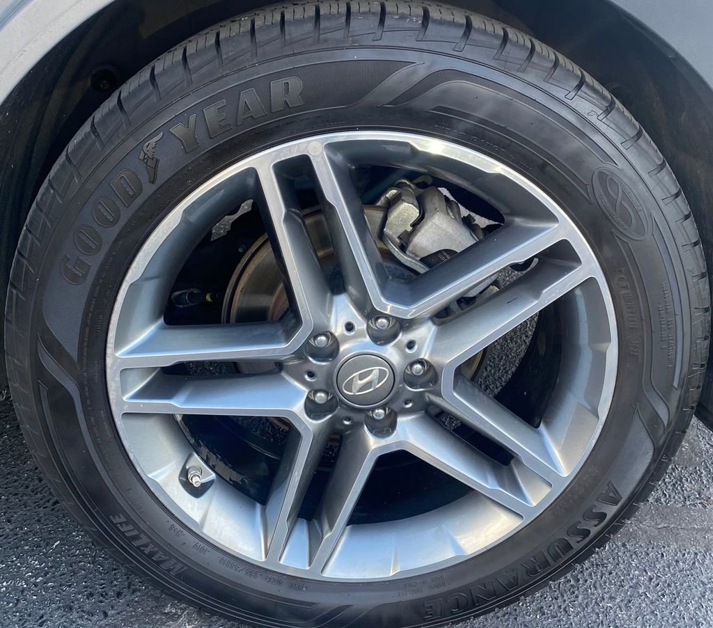 Used 2019 Hyundai Santa Fe XL image 10