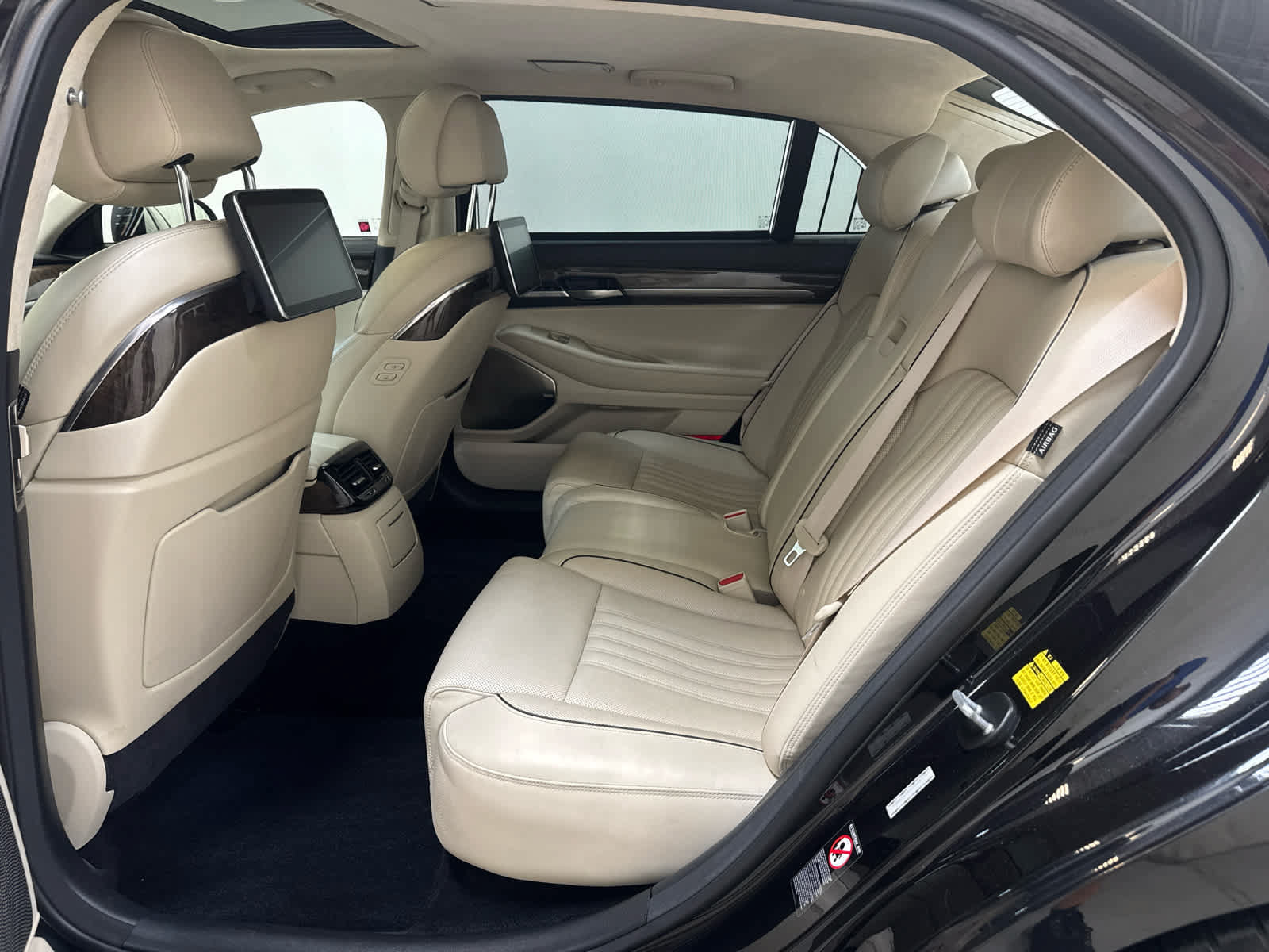 Used 2018 Genesis G90 5.0 Ultimate AWD/4WD image 20