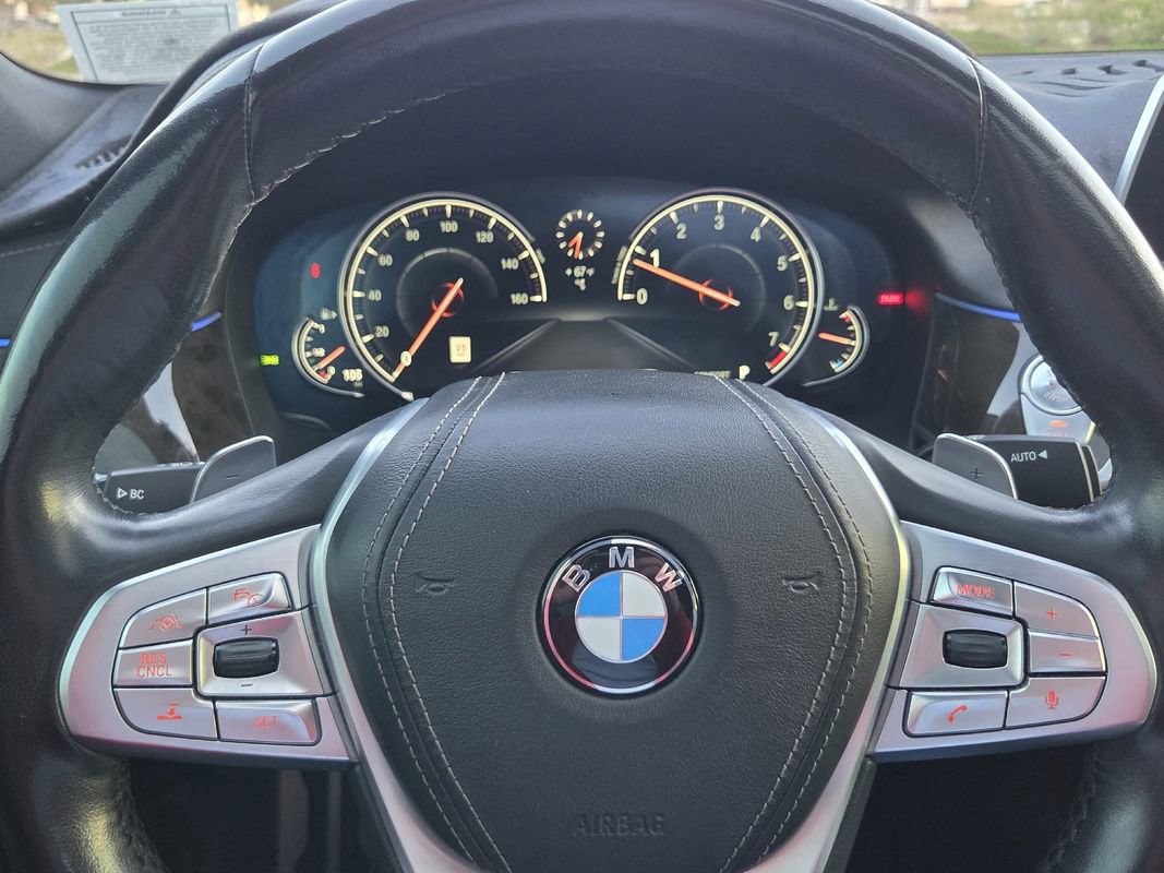 Used 2016 BMW 750i xDrive AWD/4WD image 25