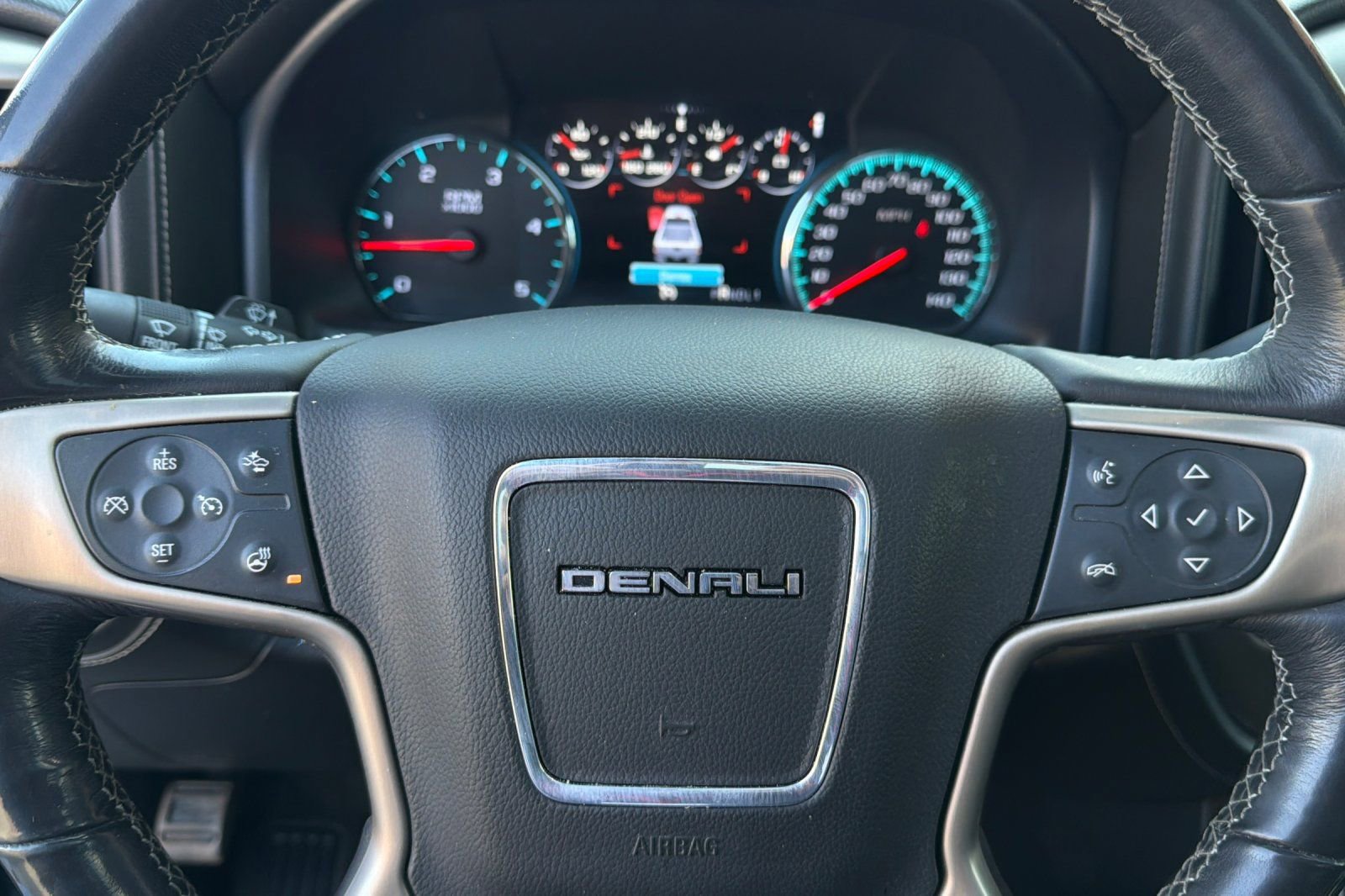 Used 2018 GMC Sierra 2500 Denali w/ Duramax Plus Package image 32