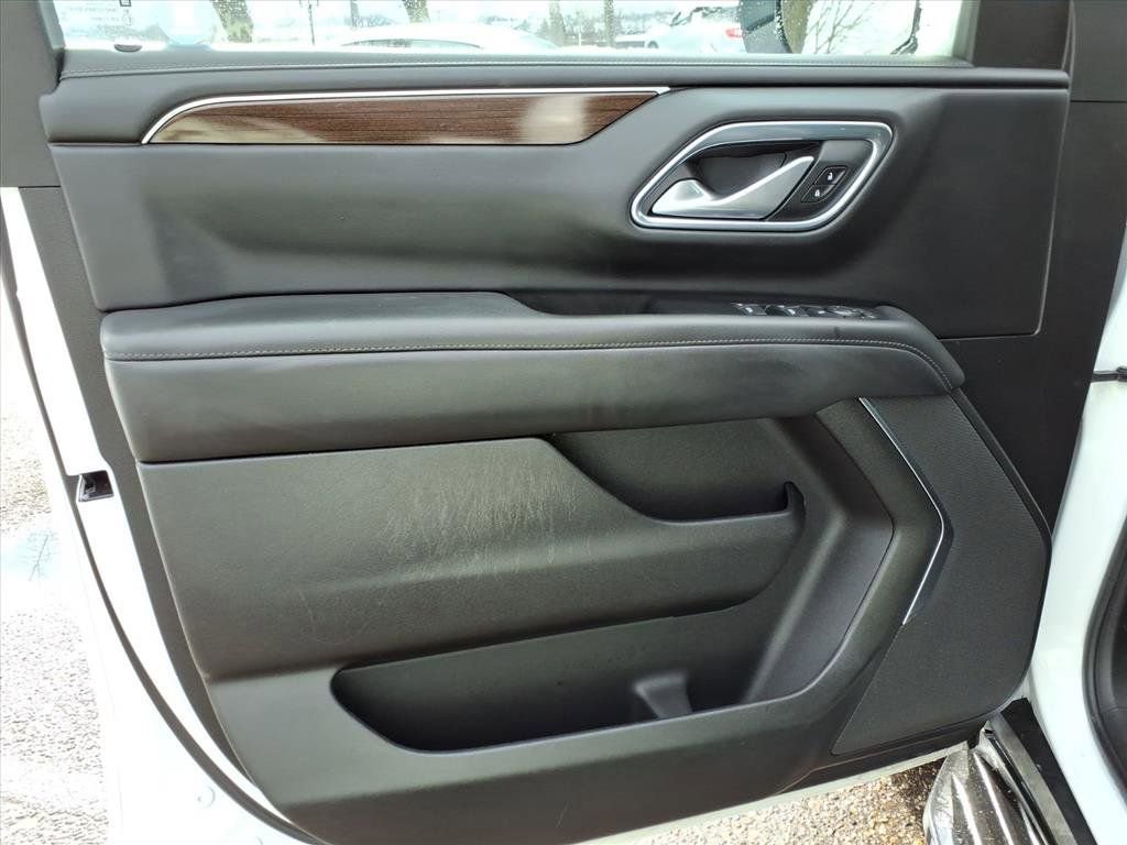 Used 2022 GMC Yukon SLE w/ Gmc Pro Safety Plus Package image 13