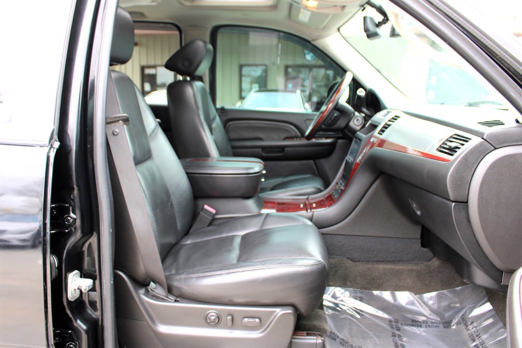 Used 2007 Cadillac Escalade EXT w/ Information Package image 22