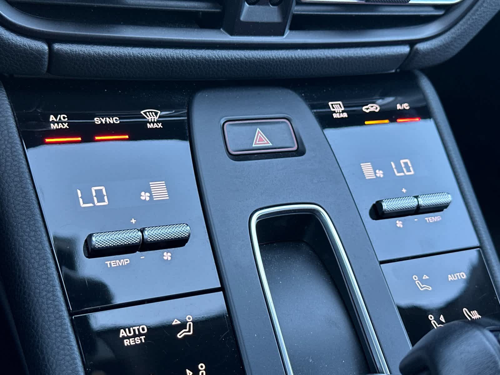 Certified 2023 Porsche Macan Turbo AWD/4WD image 23