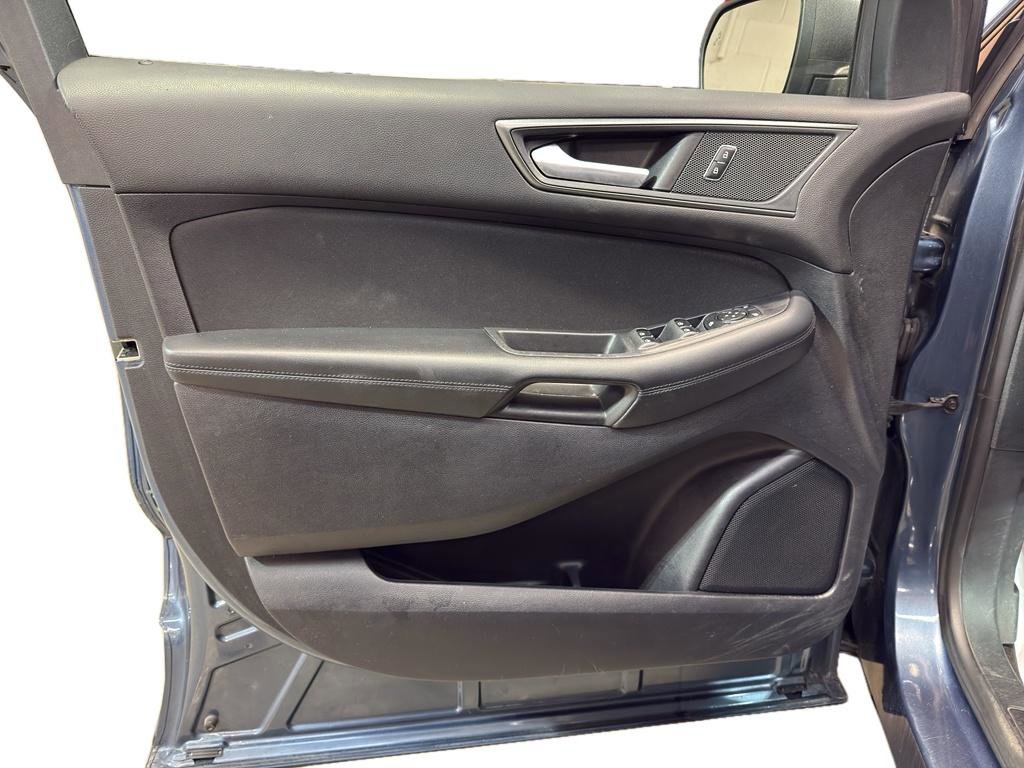 Used 2019 Ford Edge SE AWD/4WD image 13