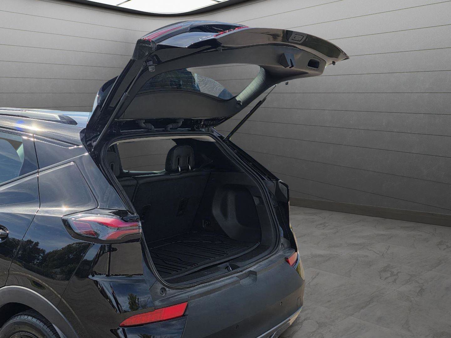 Used 2023 Chevrolet Bolt EUV Premier w/ Sun & Sound Package image 7