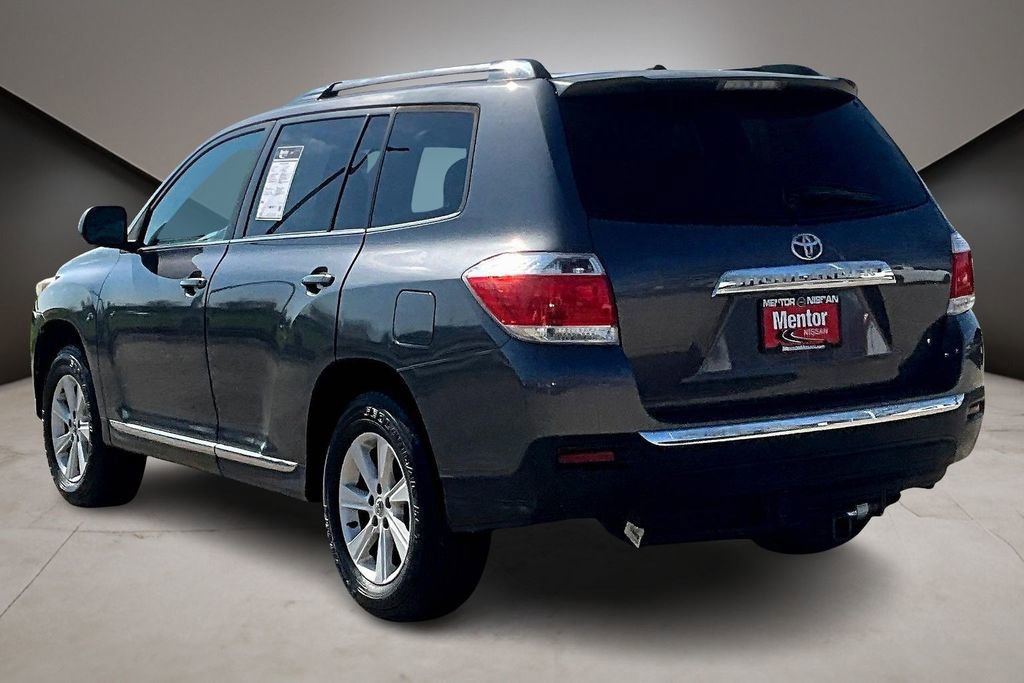 Used 2012 Toyota Highlander SE w/ Tow Pkg image 4