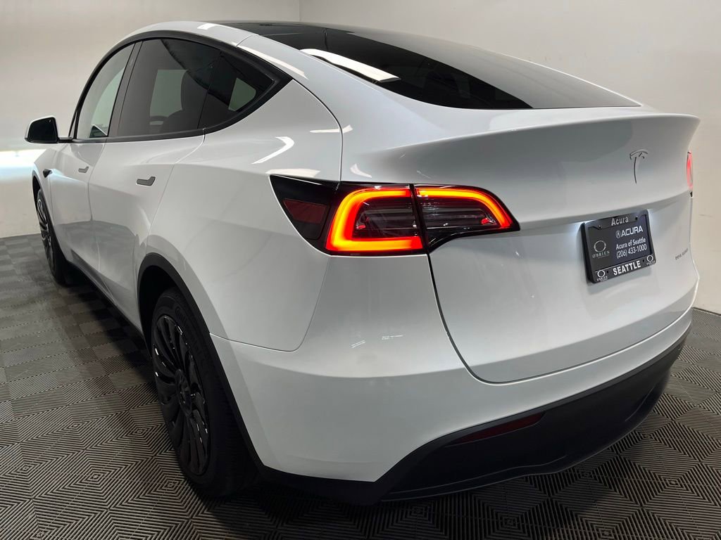 Used 2023 Tesla Model Y Long Range image 22