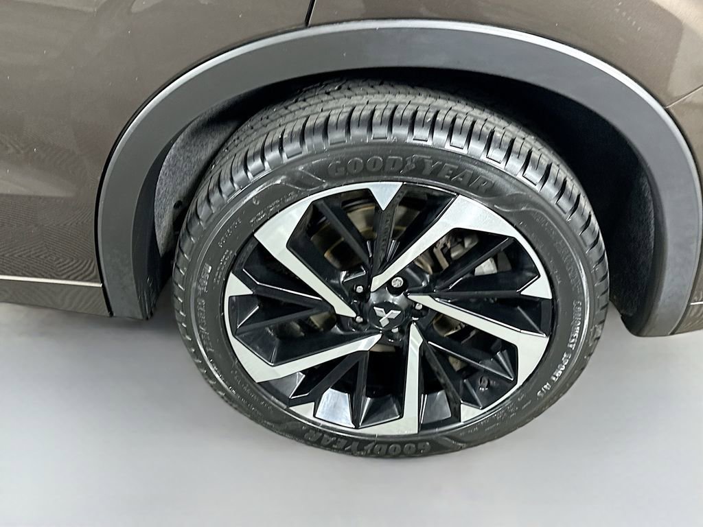 Used 2023 Mitsubishi Outlander SEL AWD/4WD image 37