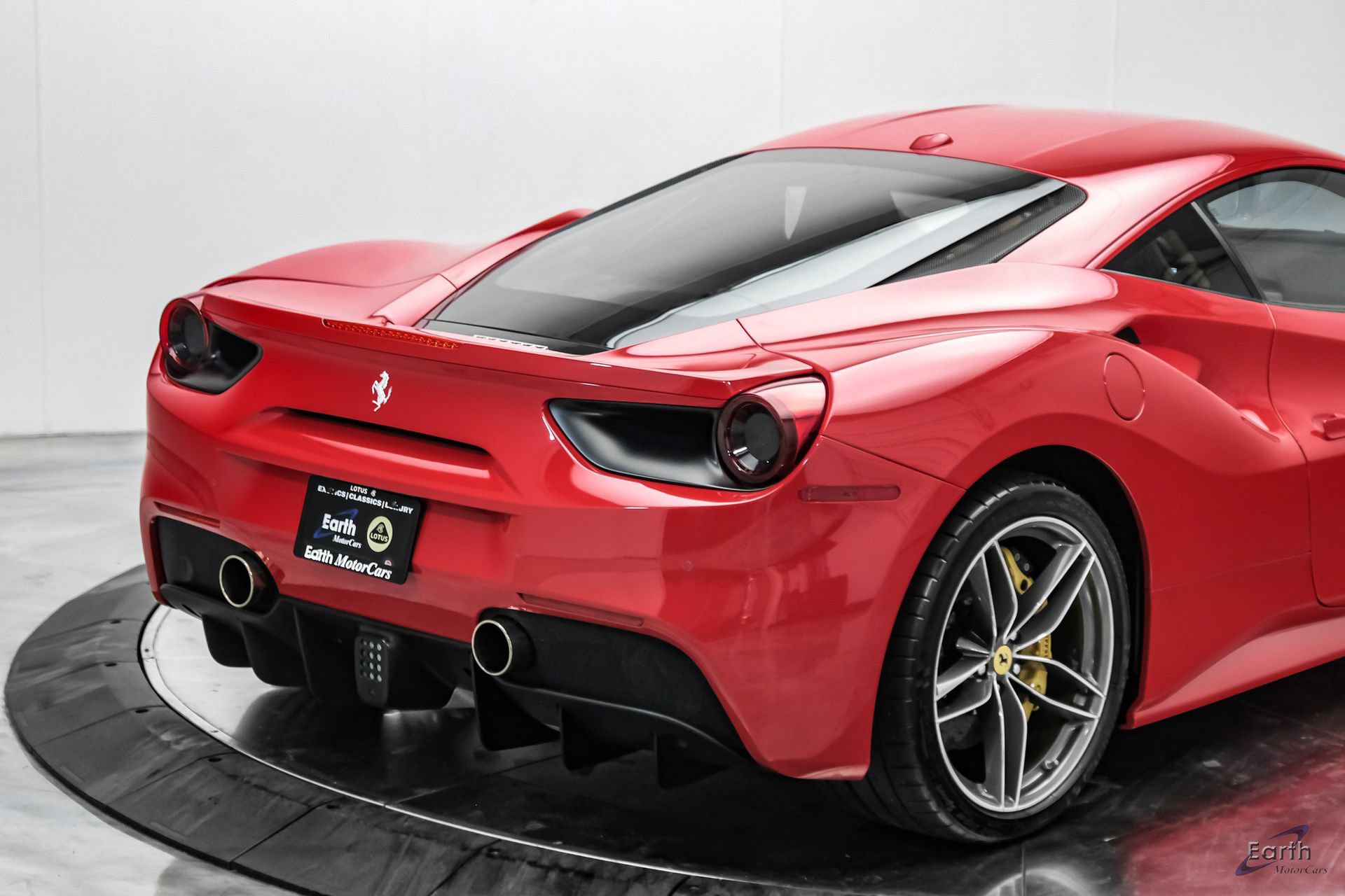 Used 2017 Ferrari 488 GTB RWD image 22