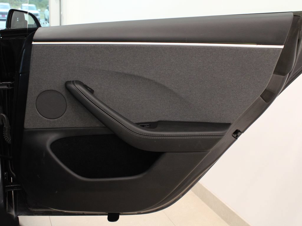 Used 2025 Tesla Model 3 Long Range RWD image 29