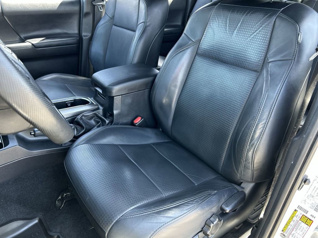 Used 2018 Toyota Tacoma Limited image 20