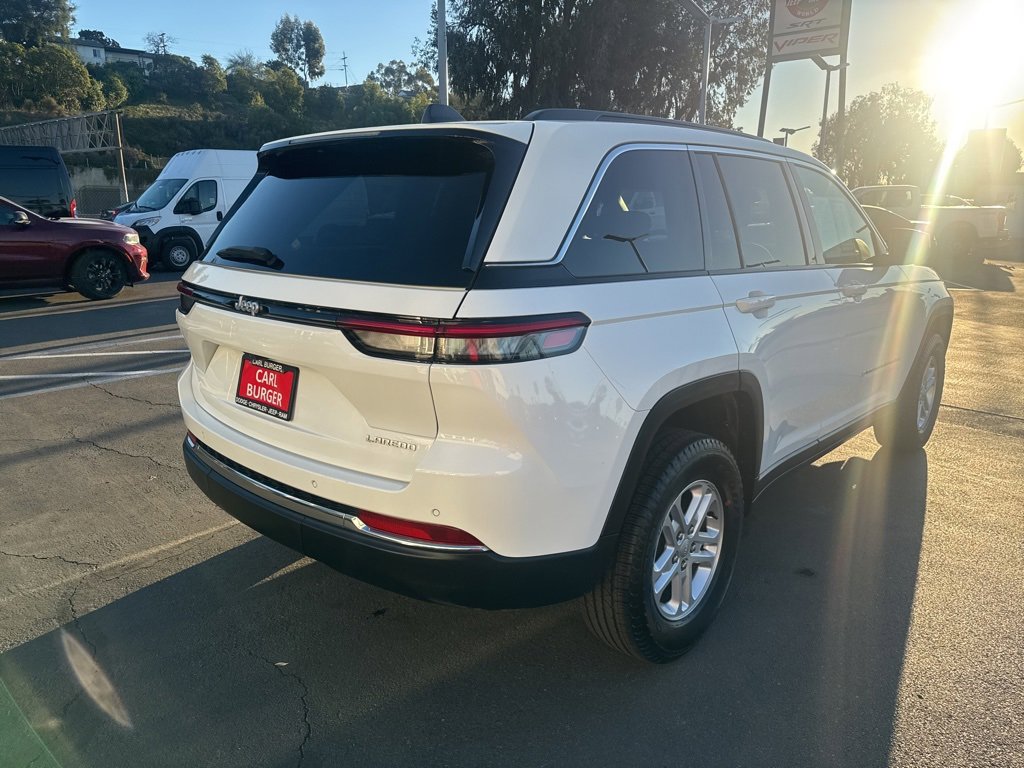 Certified 2024 Jeep Grand Cherokee Laredo w/ Luxury Tech Group I image 8