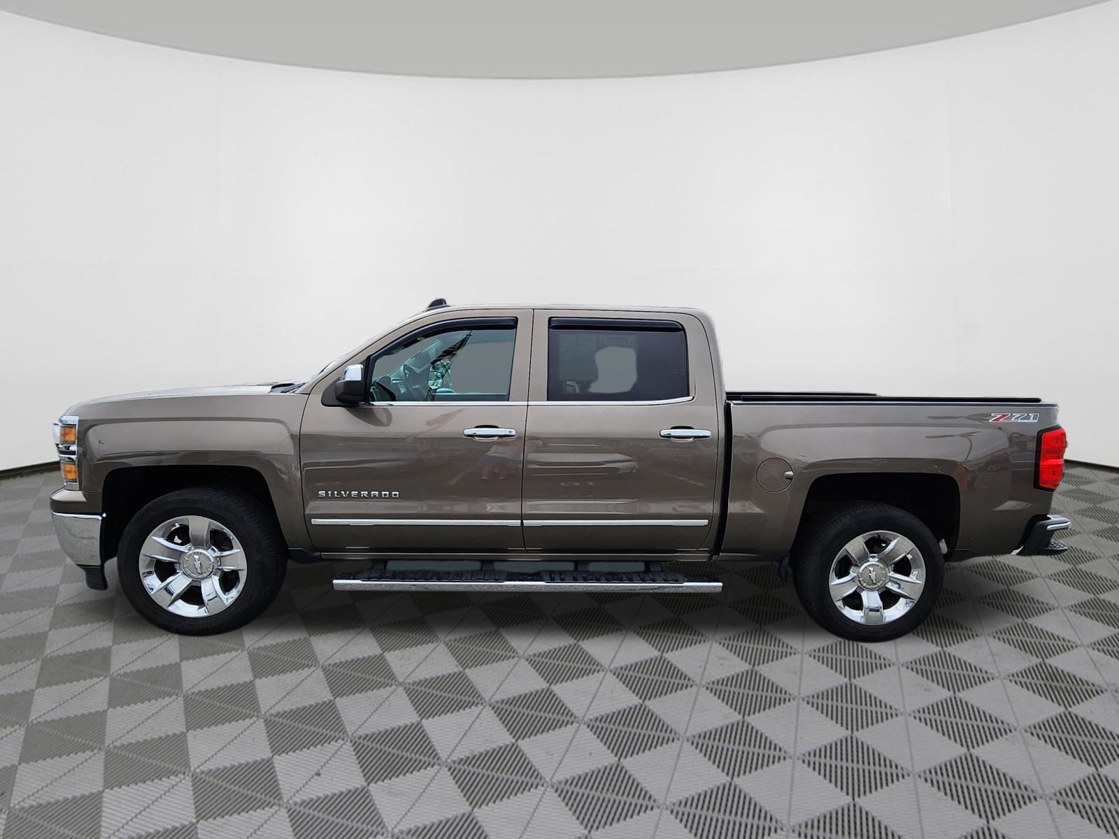 Used 2015 Chevrolet Silverado 1500 LTZ Z71 w/ LTZ Plus Package AWD/4WD image 5