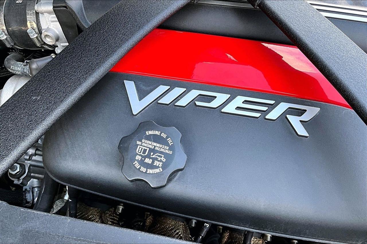 Used 2017 Dodge Viper GTC w/ GTS Interior Package RWD image 29