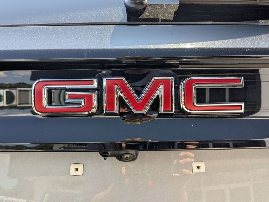 New 2026 GMC Acadia AT4 w/ LPO, Floor Liner Package image 24