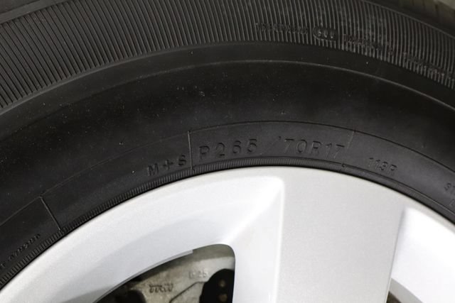 Used 2024 RAM 1500 Classic SLT AWD/4WD image 32