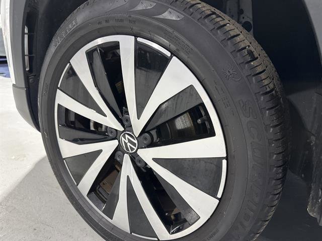Certified 2022 Volkswagen Taos SE image 14
