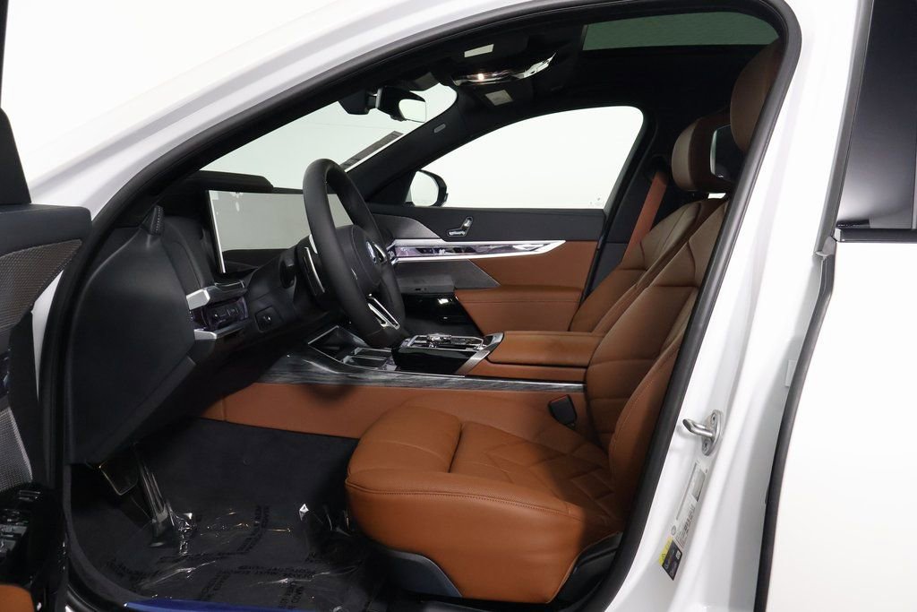 New 2026 BMW 750e xDrive w/ Executive Package image 6