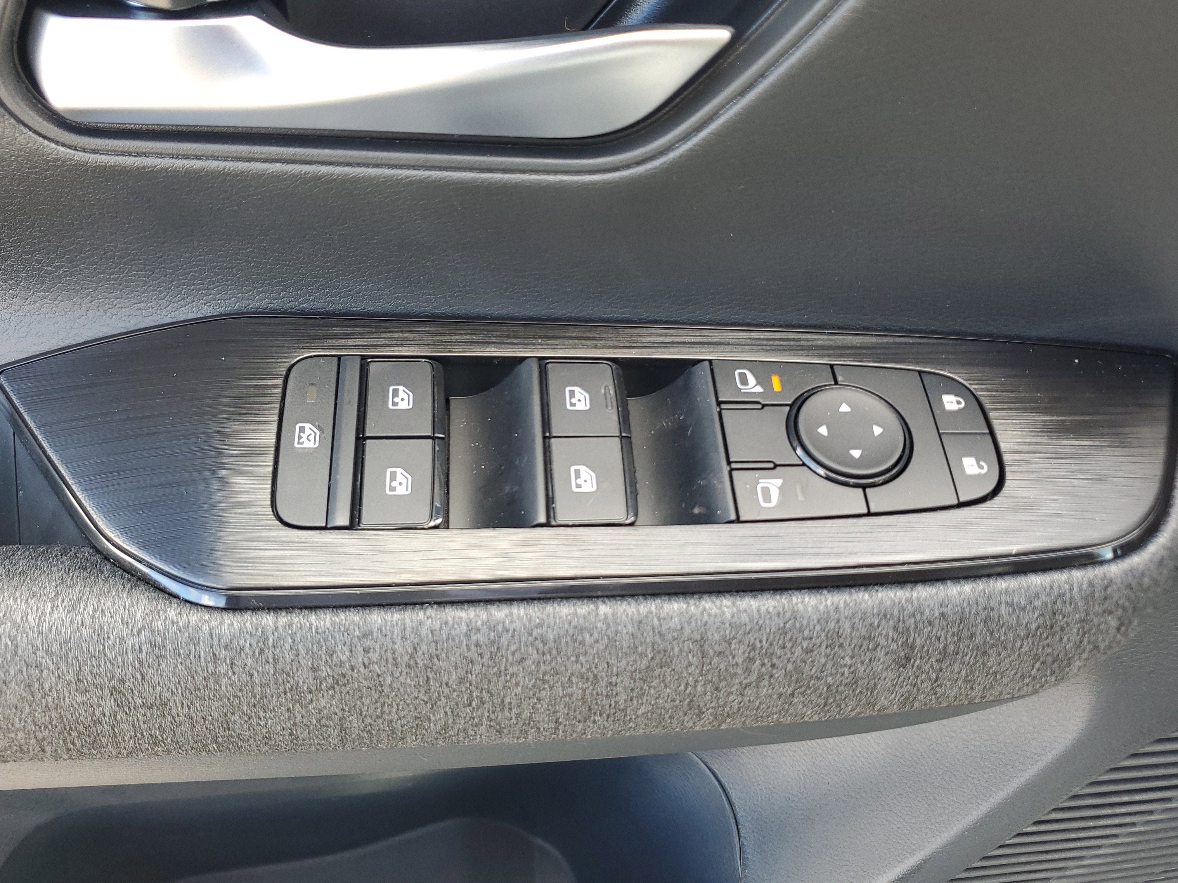 New 2026 Nissan Kicks SV FWD image 13
